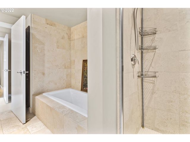 1900 S RIVER Dr N601, Portland, OR 97201