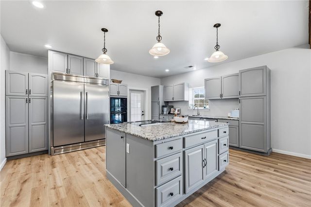 12265 Greasy Valley Road, Prairie Grove, AR 72753