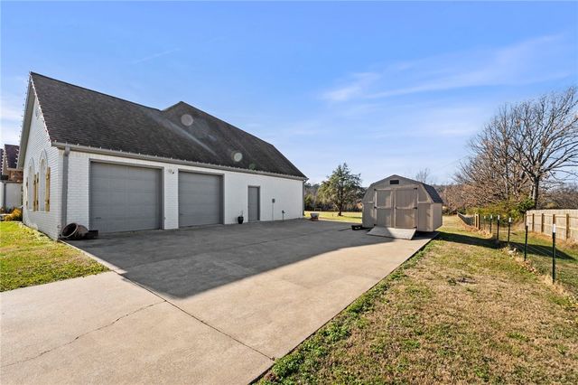 12265 Greasy Valley Road, Prairie Grove, AR 72753