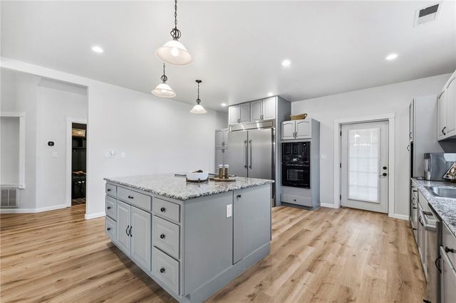 12265 Greasy Valley Road, Prairie Grove, AR 72753