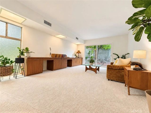 2572 Silver Ridge, Los Angeles, CA 90039