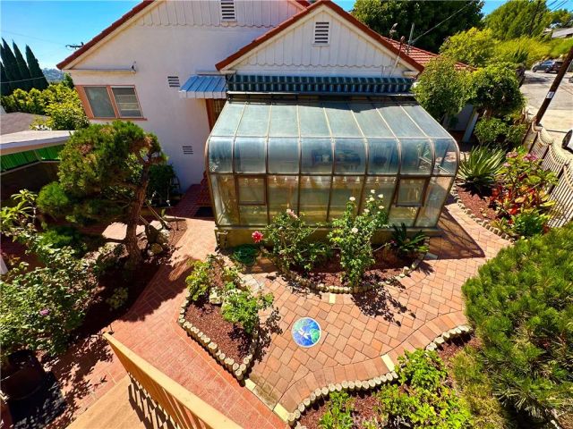 2572 Silver Ridge, Los Angeles, CA 90039
