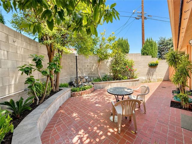 2572 Silver Ridge, Los Angeles, CA 90039