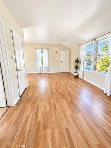 2572 Silver Ridge, Los Angeles, CA 90039