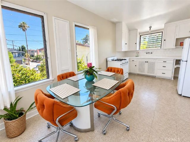 2572 Silver Ridge, Los Angeles, CA 90039