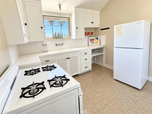 2572 Silver Ridge, Los Angeles, CA 90039