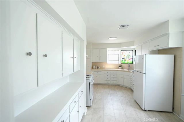 2572 Silver Ridge, Los Angeles, CA 90039