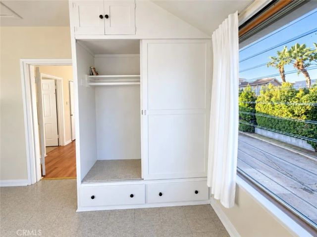 2572 Silver Ridge, Los Angeles, CA 90039