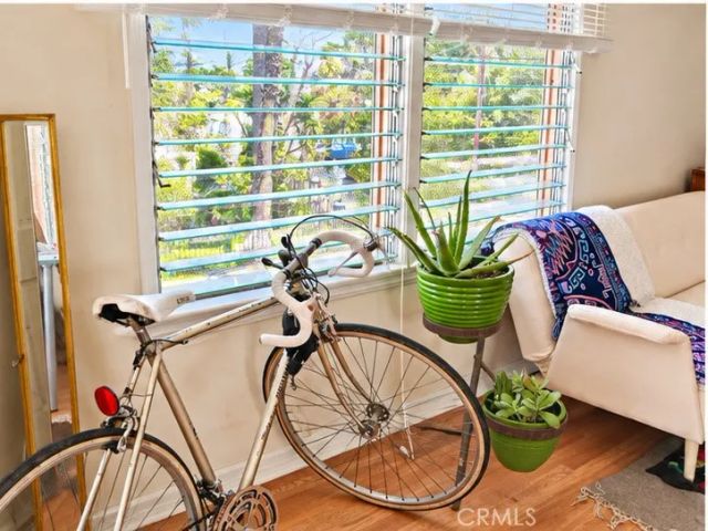 2572 Silver Ridge, Los Angeles, CA 90039