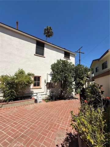 2572 Silver Ridge, Los Angeles, CA 90039