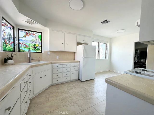 2572 Silver Ridge, Los Angeles, CA 90039