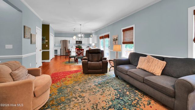 3605 E Baywood Lane E, Greenville, NC 27834