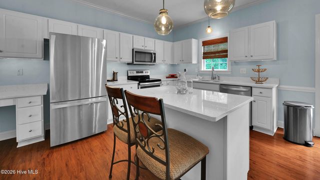 3605 E Baywood Lane E, Greenville, NC 27834