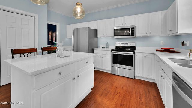 3605 E Baywood Lane E, Greenville, NC 27834