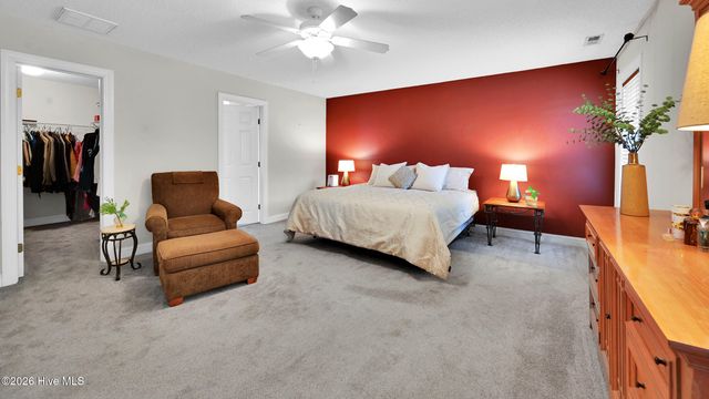 3605 E Baywood Lane E, Greenville, NC 27834