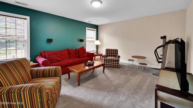 3605 E Baywood Lane E, Greenville, NC 27834