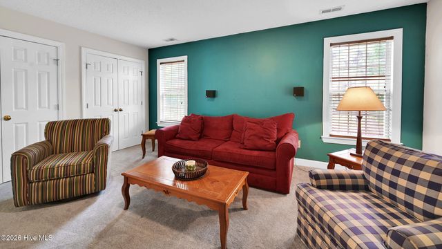 3605 E Baywood Lane E, Greenville, NC 27834