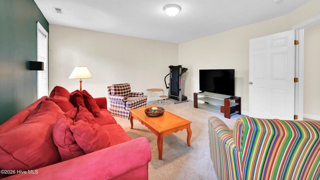 3605 E Baywood Lane E, Greenville, NC 27834