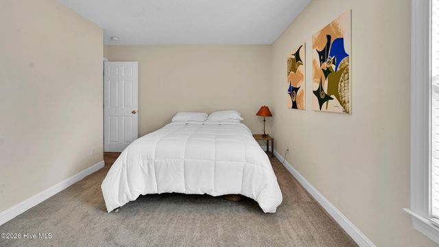 3605 E Baywood Lane E, Greenville, NC 27834