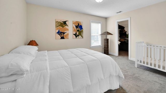 3605 E Baywood Lane E, Greenville, NC 27834