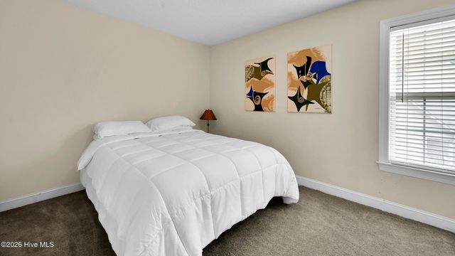 3605 E Baywood Lane E, Greenville, NC 27834