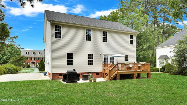 3605 E Baywood Lane E, Greenville, NC 27834
