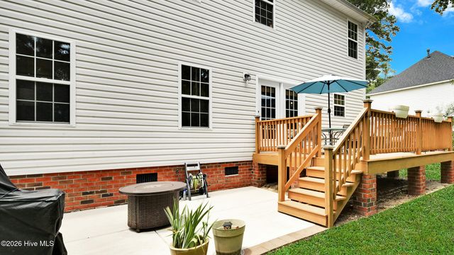 3605 E Baywood Lane E, Greenville, NC 27834