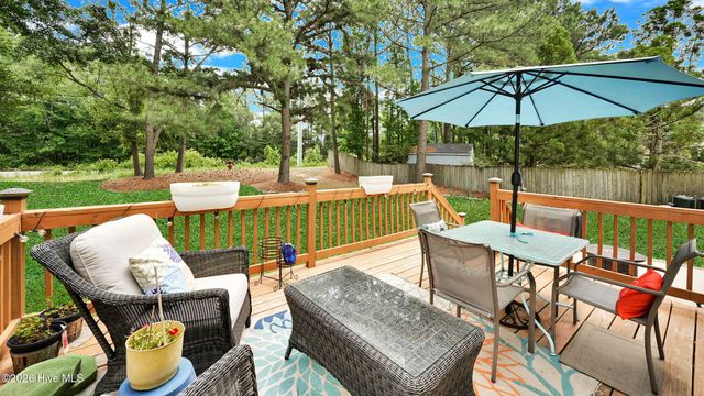 3605 E Baywood Lane E, Greenville, NC 27834