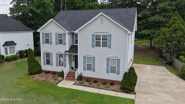 3605 E Baywood Lane E, Greenville, NC 27834