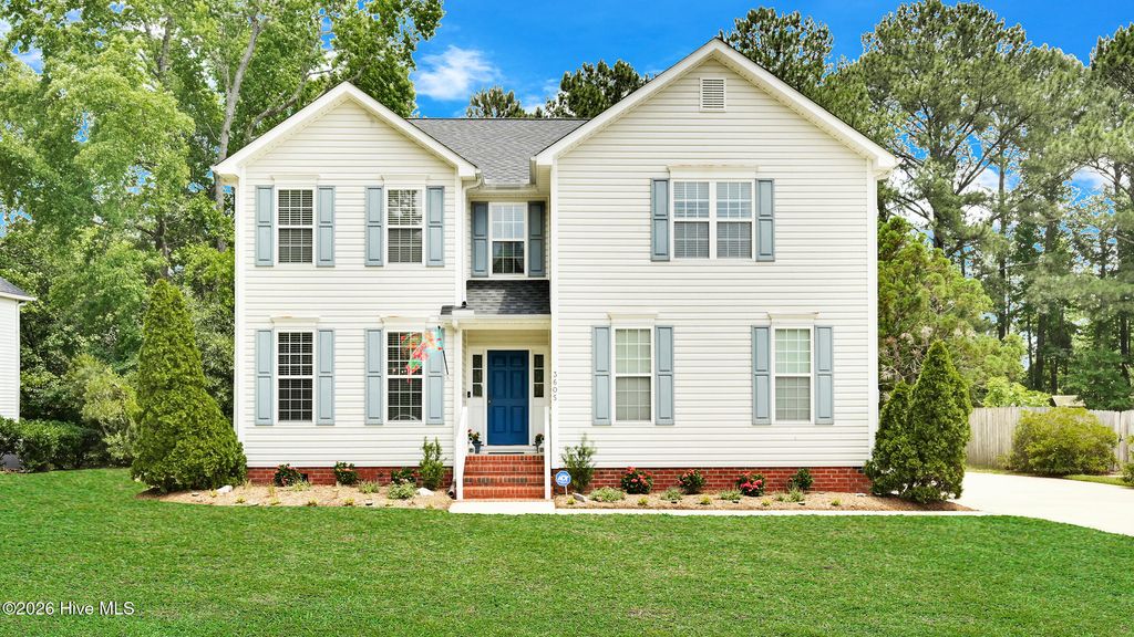 3605 E Baywood Lane E, Greenville, NC 27834