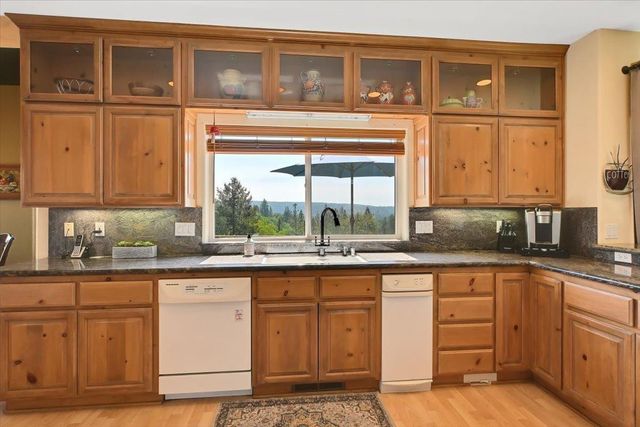1890 John Muir Dr, Colfax, CA 95713