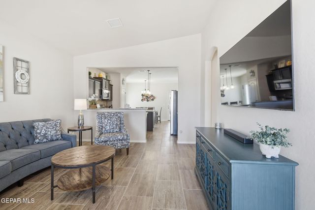 221 REIGATE Drive, Horizon City, TX 79928