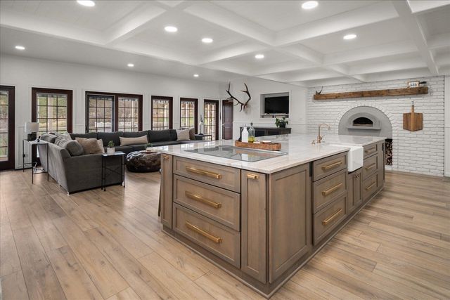 2012 S Molter Rd, Liberty Lake, WA 99019