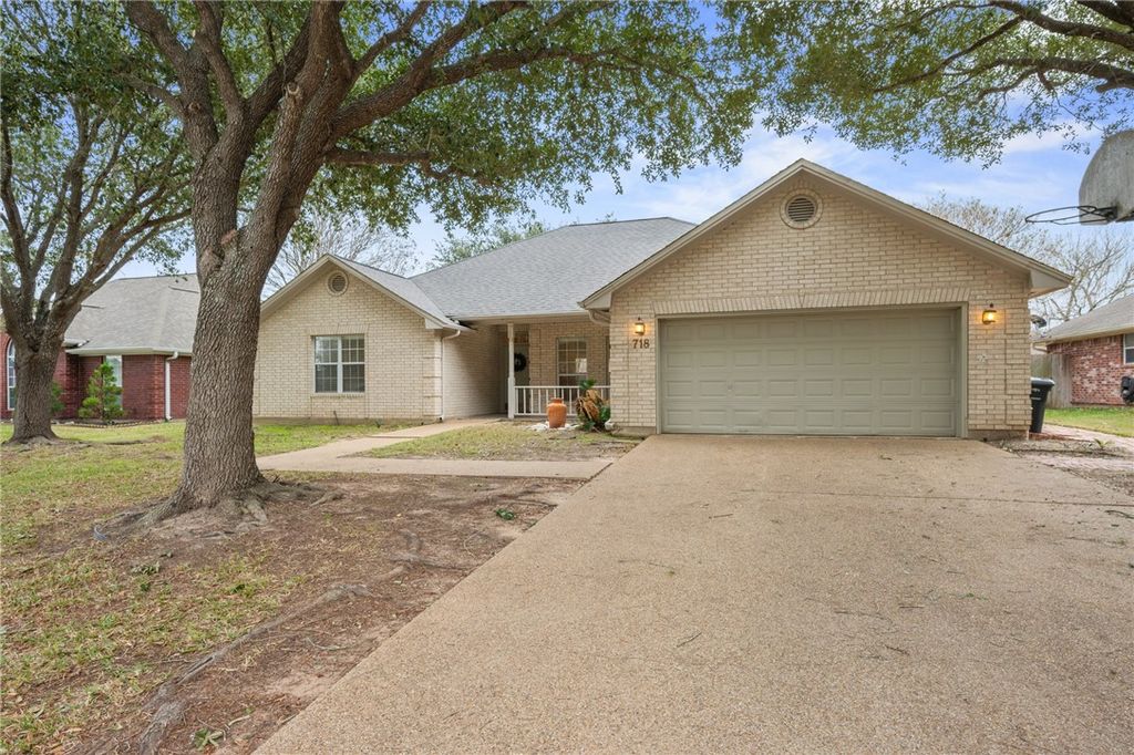 718 Aster Drive, College Station, TX 77845 — exterior