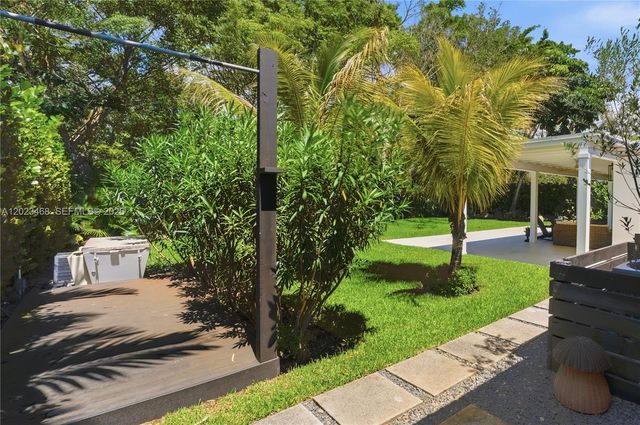 7350 SW 65th Avenue, South Miami, FL 33143