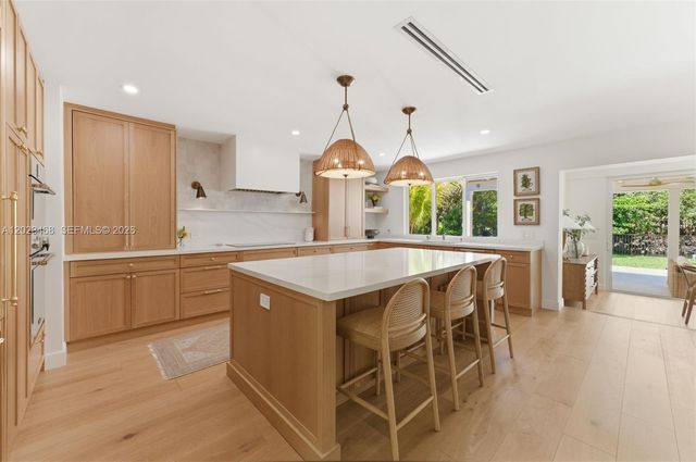 7350 SW 65th Avenue, South Miami, FL 33143