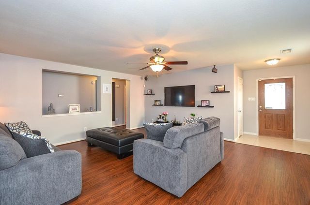 1403 Divin Drive, Rosenberg, TX 77471