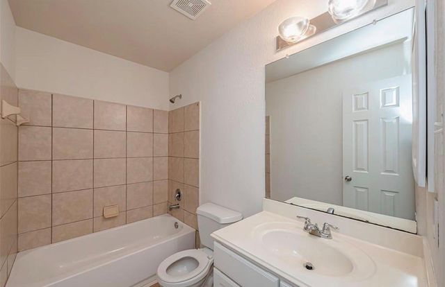 5242 Espuela Lane, Baytown, TX 77521