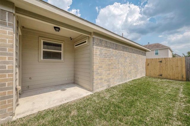 5242 Espuela Lane, Baytown, TX 77521