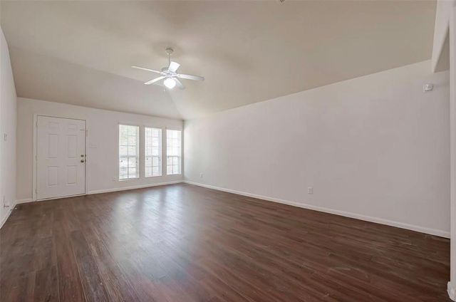 5242 Espuela Lane, Baytown, TX 77521