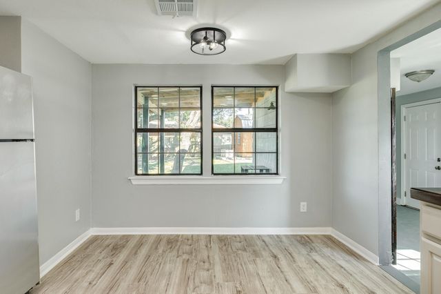 640 Whitten Street, Clute, TX 77531