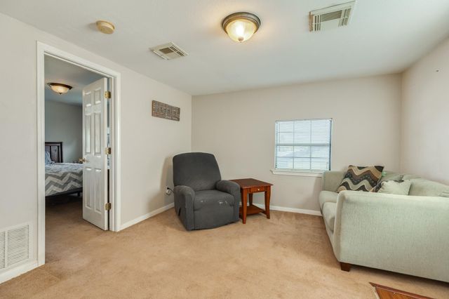 640 Whitten Street, Clute, TX 77531