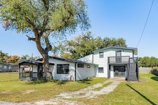 640 Whitten Street, Clute, TX 77531