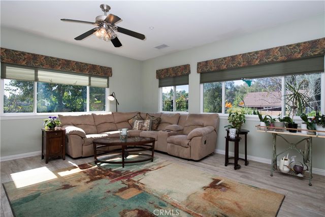 10118 Boulder Knolls Drive, Escondido, CA 92026