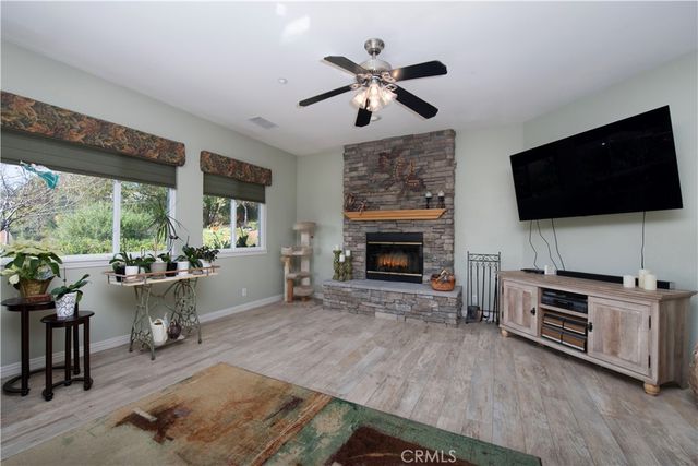 10118 Boulder Knolls Drive, Escondido, CA 92026