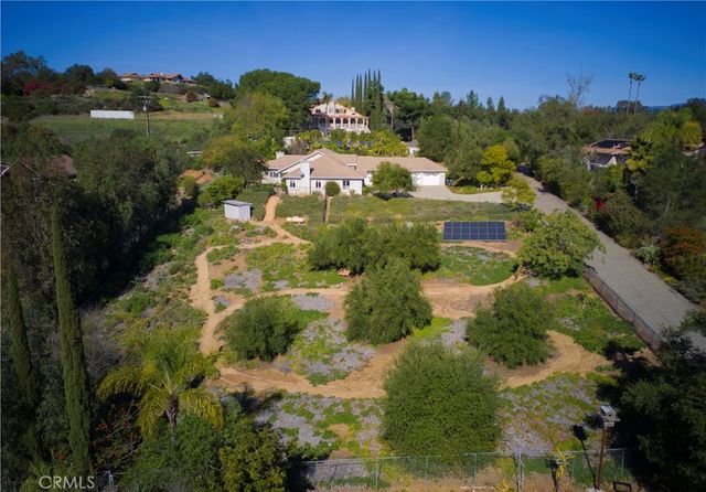 10118 Boulder Knolls Drive, Escondido, CA 92026