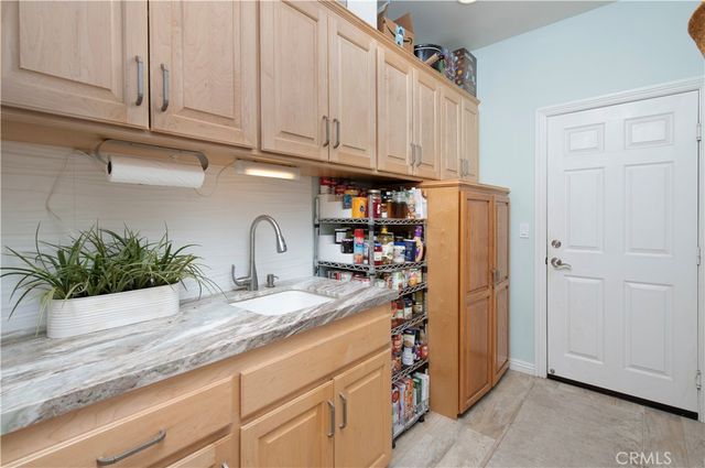 10118 Boulder Knolls Drive, Escondido, CA 92026