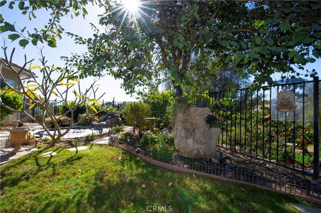 10118 Boulder Knolls Drive, Escondido, CA 92026