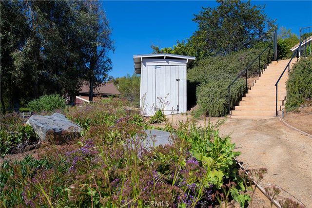 10118 Boulder Knolls Drive, Escondido, CA 92026