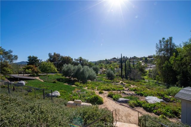 10118 Boulder Knolls Drive, Escondido, CA 92026